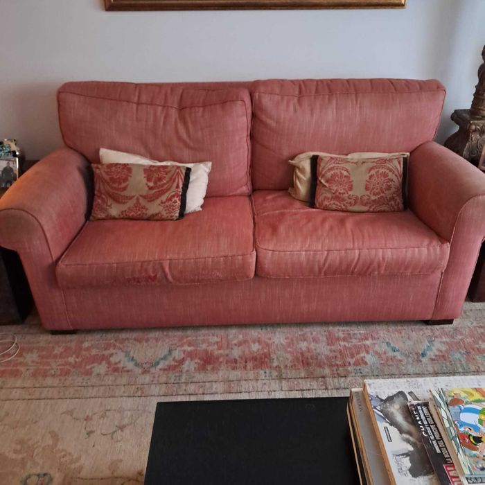 Sofá de 2 lugares encarnado usado