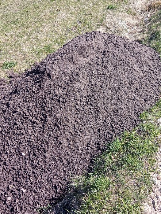 Ziemia ogrodowa przesiewana siana