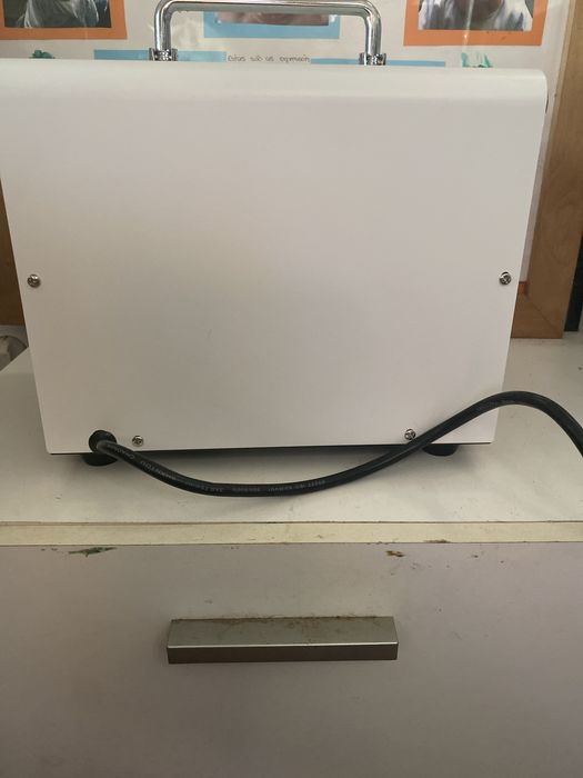 Gerador de Ozono Profissional / Máquina de Desinfeção de Ar ("Air Disinfector") – Nunca Usado