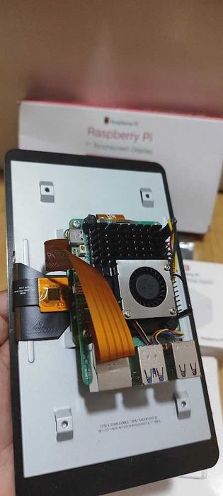 Raspberry Pi 5 8GB com Ecrã Touch 7 Polegadas