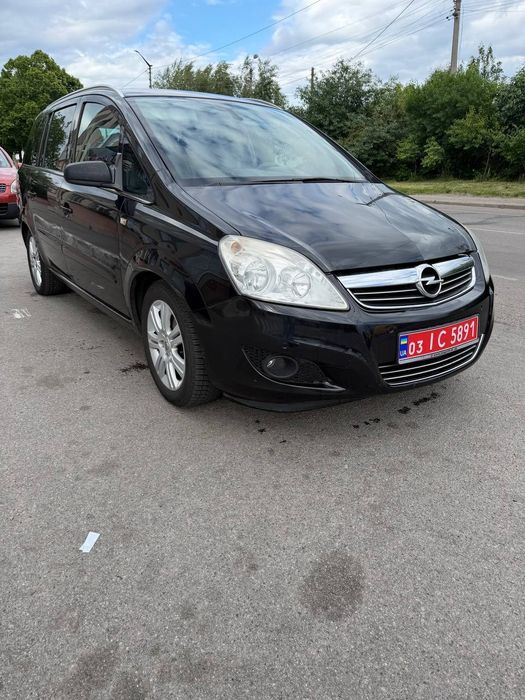 Продам Opel Zafira 2009р. Комплектація cosmo. Рідна фарба та пробіг.