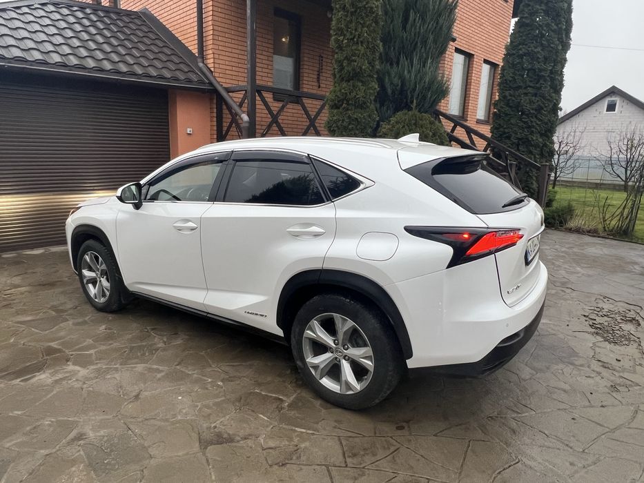 Lexus NX 300h 2016