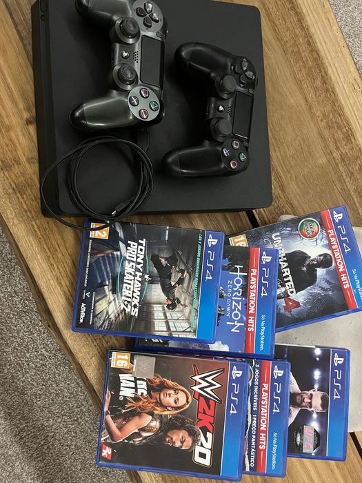 PlayStation 4 (comandos e jogos)