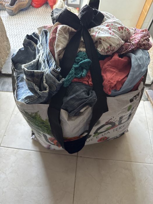 Roupa a granel multimarcas