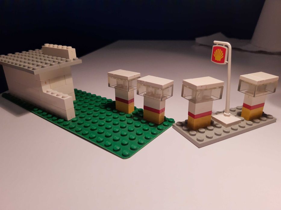 Klocki Lego kolekcjonerskie stacja benzynowa Shell 690 z 1974 roku