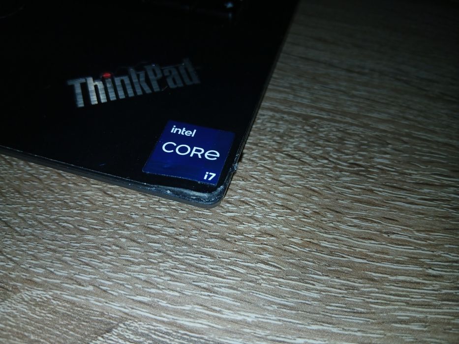 Lenovo  E 14.  Cpu i7. Ram 16gb   disco 512gb