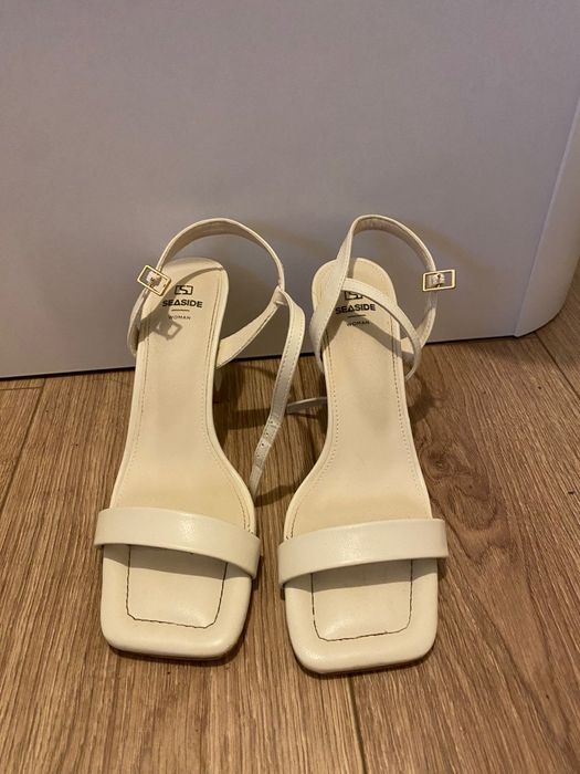 Sandálias com salto alto da Seaside