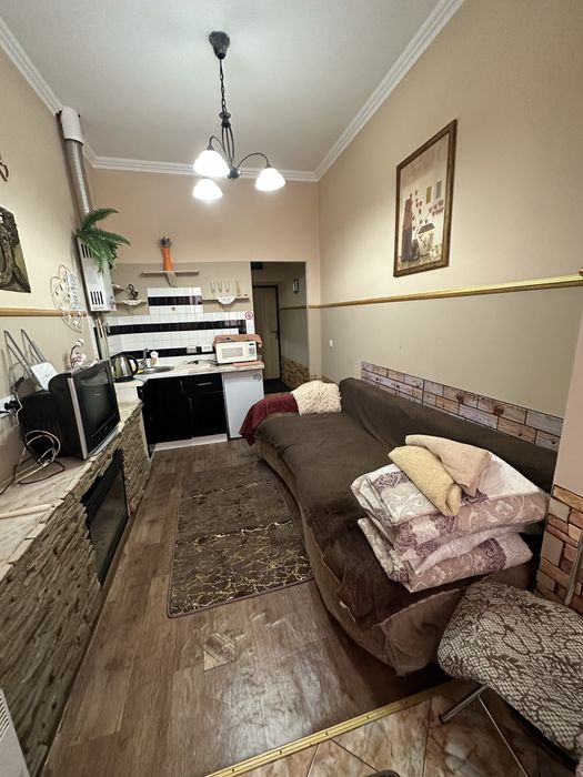 Маленька - смарт квартира біля Площі !