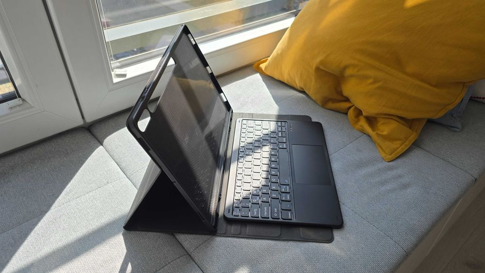 Etui do tabletu Samsung Galaxy Tab S10 Ultra z klawiaturą bluetooth