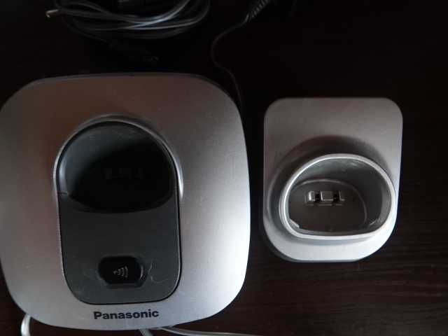 Telefon stacjonarny Panasonic baza + dodatkowa słuchawka bezprzewodowa