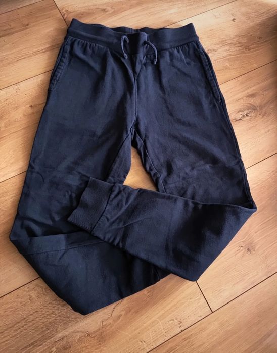 Spodnie dresowe roz.146