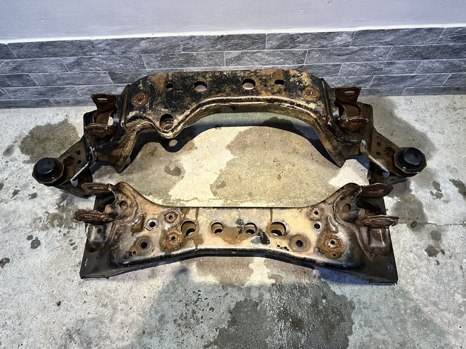 Продам передні балки підрамники TOYOTA FJ Cruiser, Prado 120/150