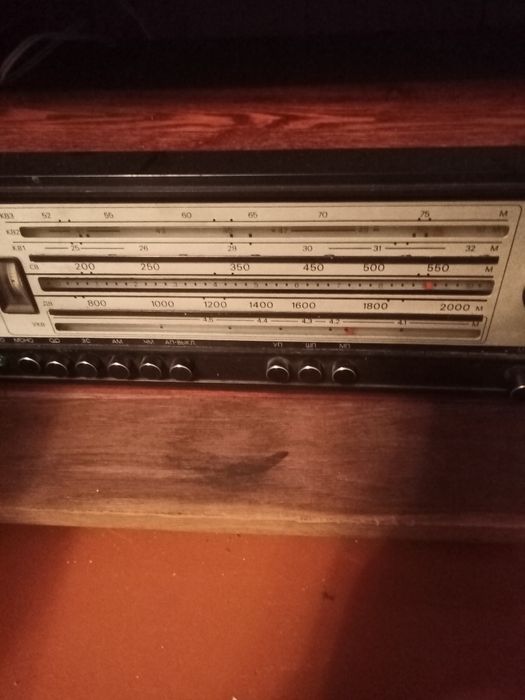 Продам робочу радіолу з колонками