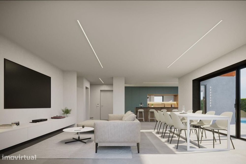 Moradia Isolada T4 com piscina, Aroeira, Almada
