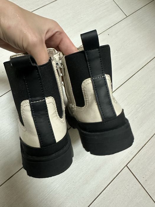 Чоботи Zara 27 розмір , сапожки деміснзонні