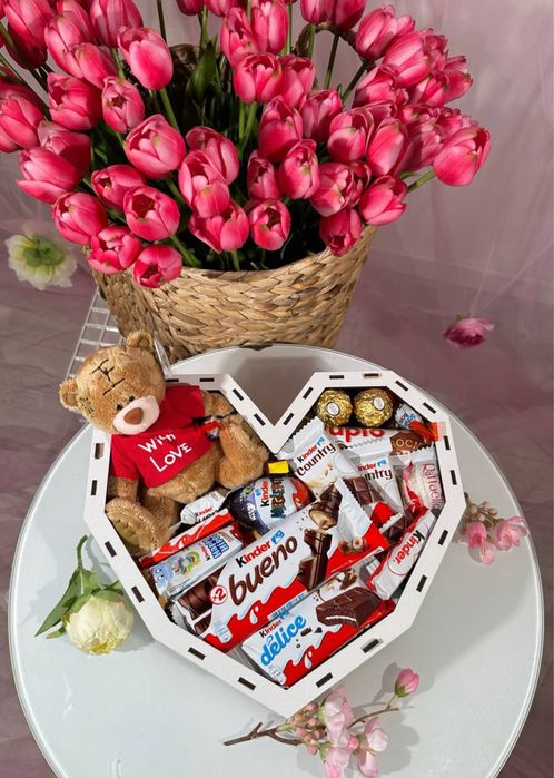 Ідеальний солодкий подарунок коханій до 8 березня з солодощами і Teddi