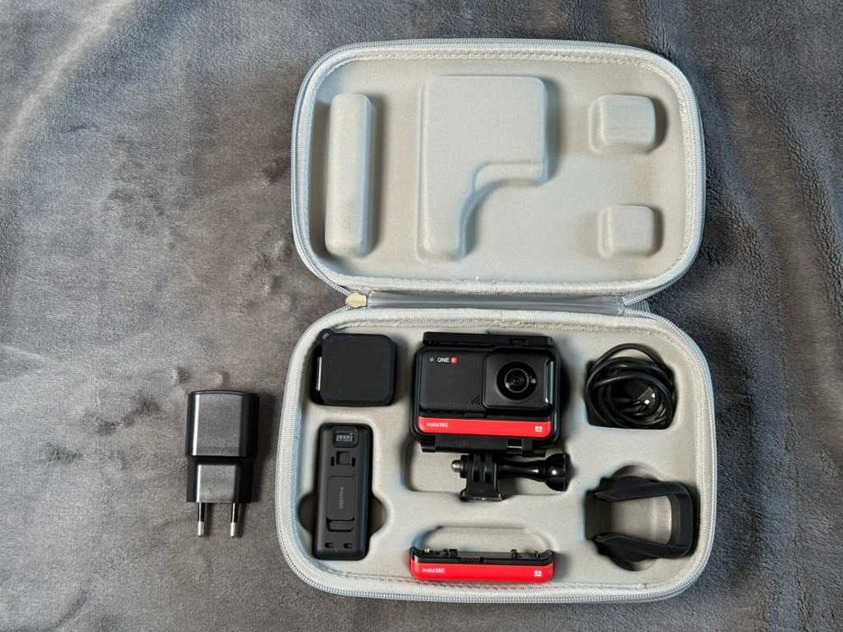 INSTA360 ONE R Twin Edition zestaw + akcesoria - używana kilka razy