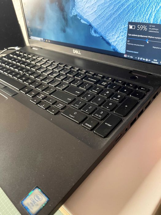 Dell Latitude 5500 i7-8665U / 24GB RAM / 512GB SSD – SUPER STAN
