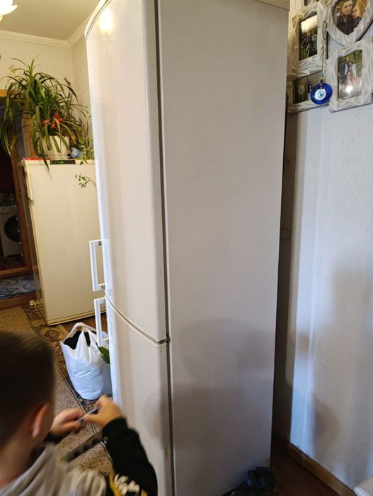 Холодильний Atlant б/у не працюючий