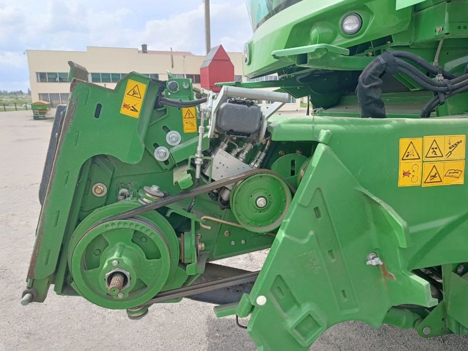 Комбайн John Deere S690i Продаж