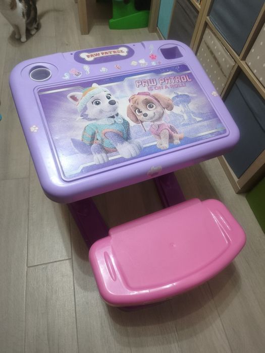 Secretária criança