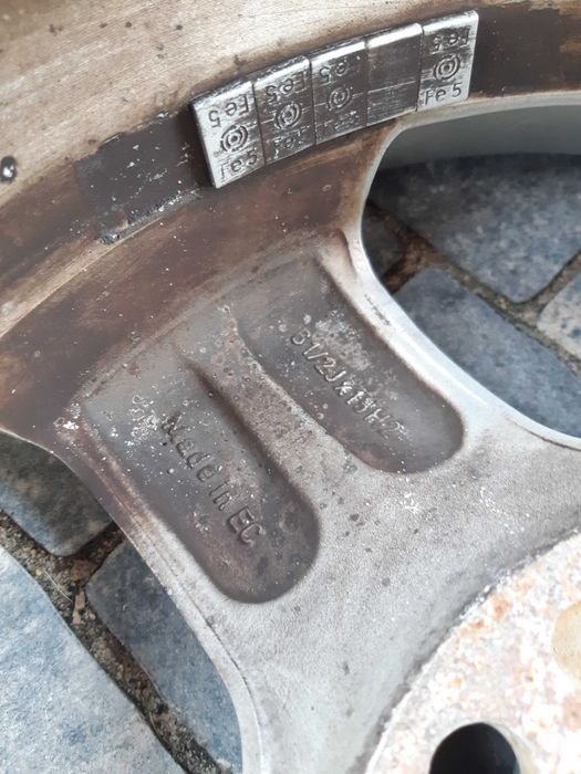 Felgi aluminiowe z oponami