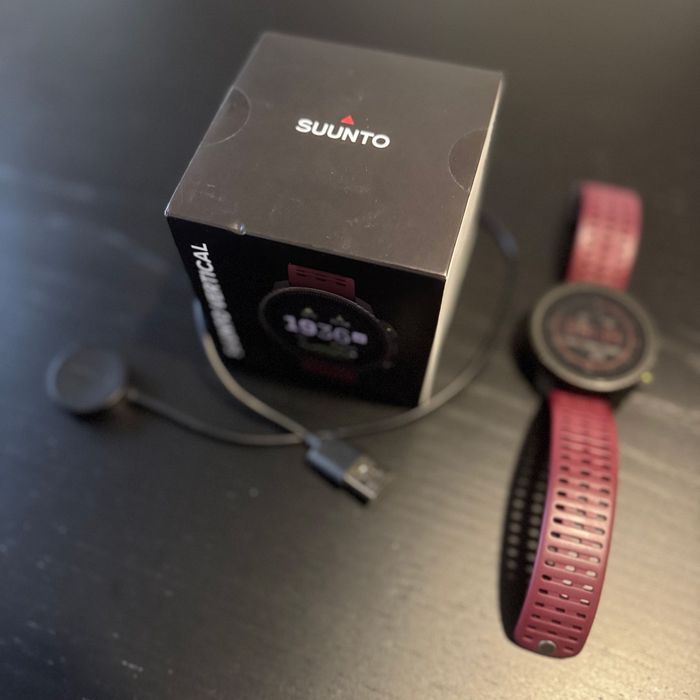 Vendo Suunto Vertical Titanium (1ª geração, sem solar)