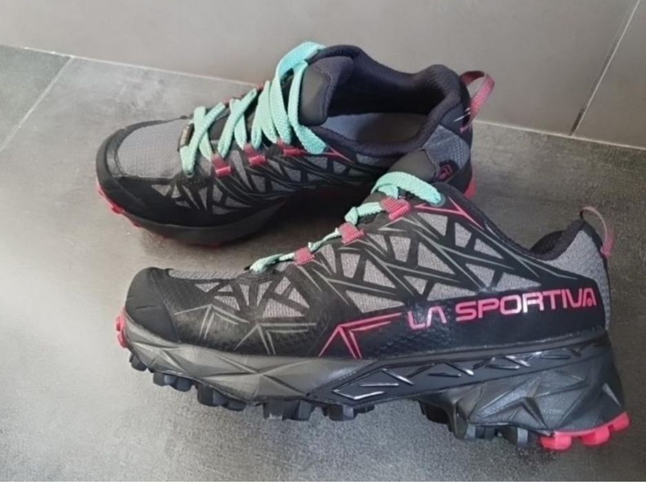 Трекінгові кросівки La Sportiva