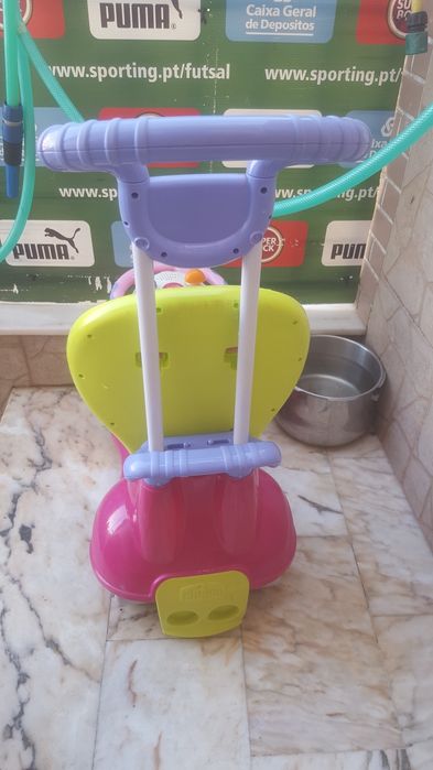 Carrinho  para os pais passear a criança