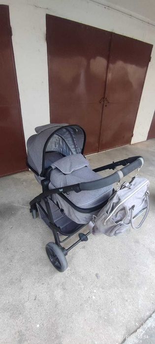 Carrinho de bebé praticamenete novo