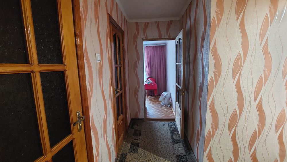 Продам 3-кімнатну квартиру. Пр-т Незалежності,283.