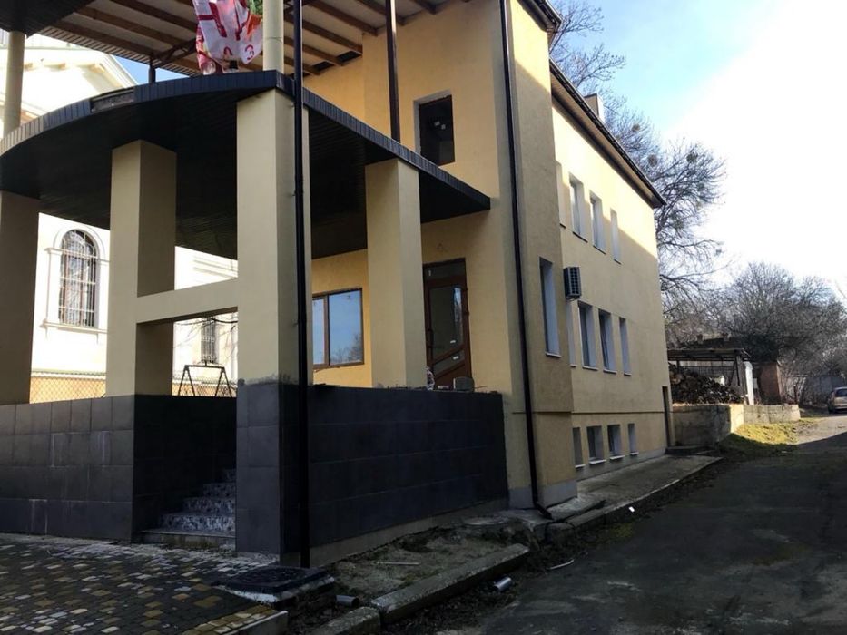 Продам комерційну нерухомість