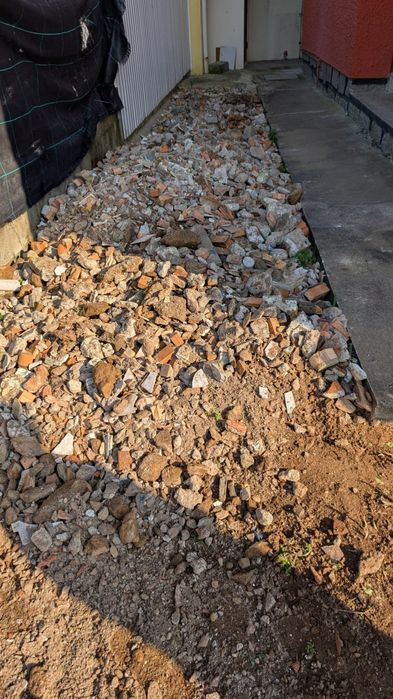 Dou Cascalho para obras