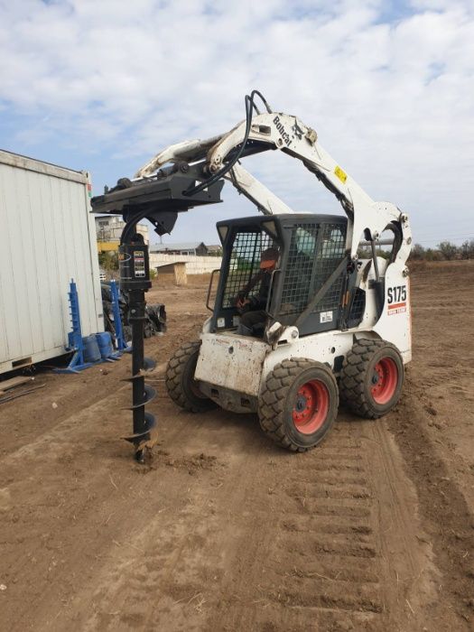 Аренда, услуги мини-погрузчика Bobcat, ковш, бур, траншеекопатель, вил