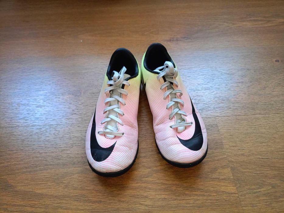 Дитячі футбольні бутси Nike 33 р. устілка 20,5 см найк меркуриал