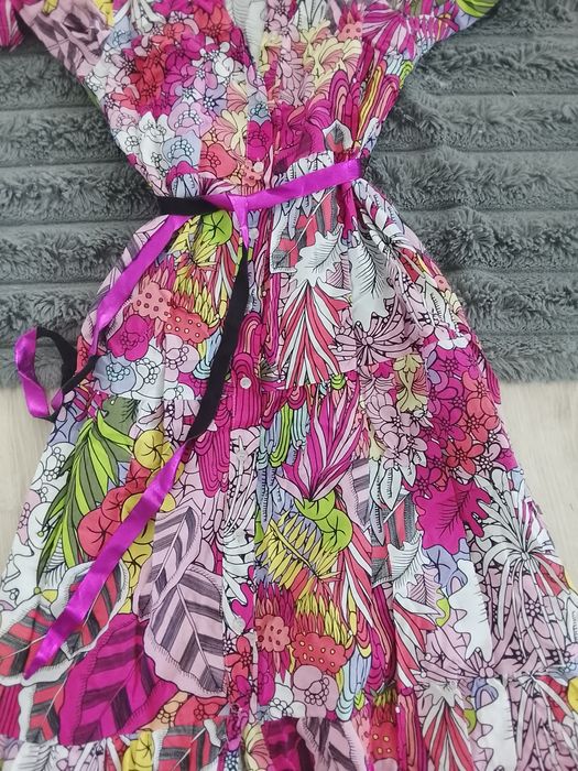 Mega sukienka maxi w  kolorowe kwiaty