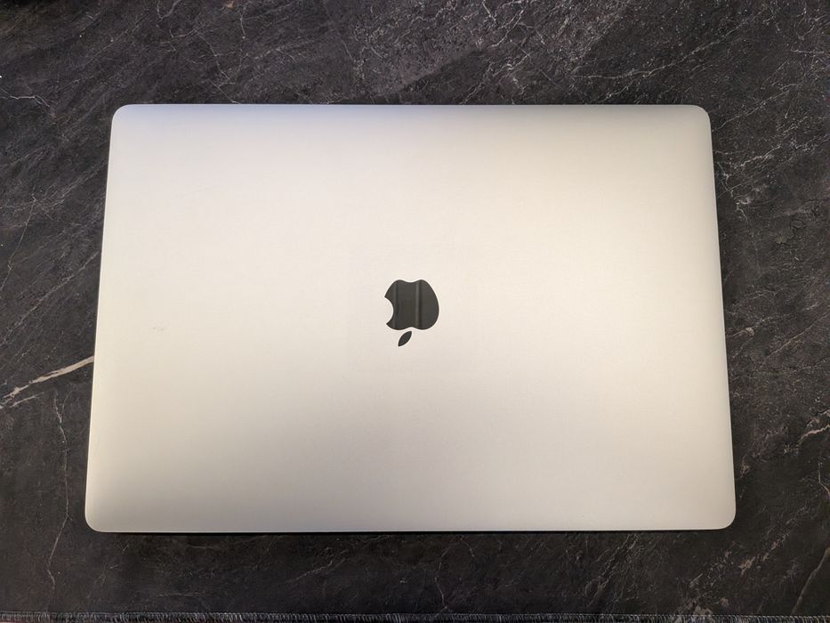 MacBook Pro 16" (2019) — i9 / 32GB / 1TB / Radeon Pro 5500M