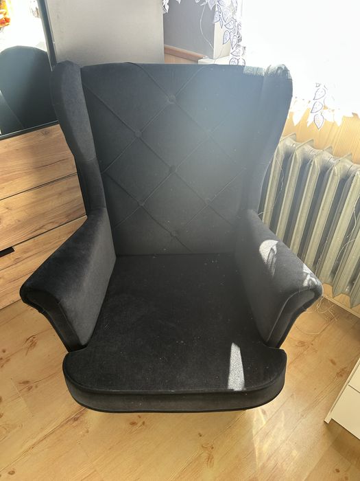 Sprzedam czarny fotel
