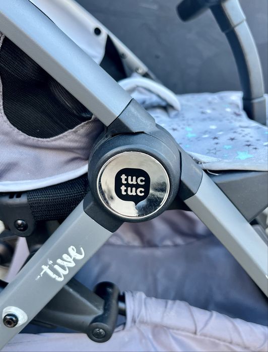 Carrinho passeio Tuc Tuc modelo "Tive" + Saco