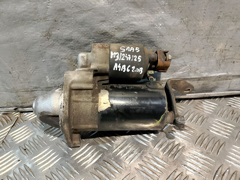 Rozrusznik Silnika Audi A4 B6 2.0 B  06B911023 0001107073