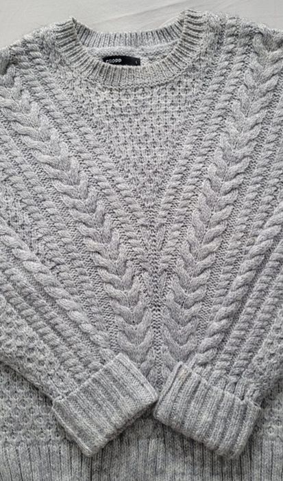 Piękny sweter firmy Cropp