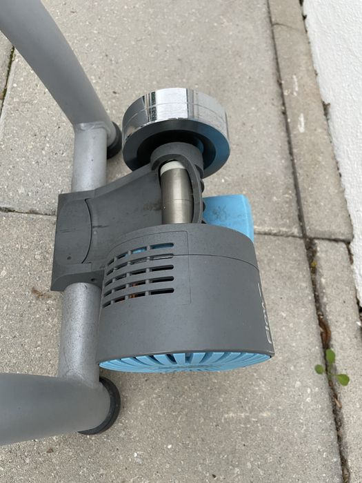 Rolo treino TACX Flow interativo (Bluetooth/Ant+)