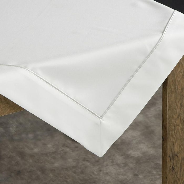 Obrus 85x85 biały srebrna lamówka w pudełku