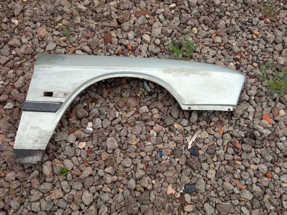 БМВ Е 28 5ая серия передние крылья