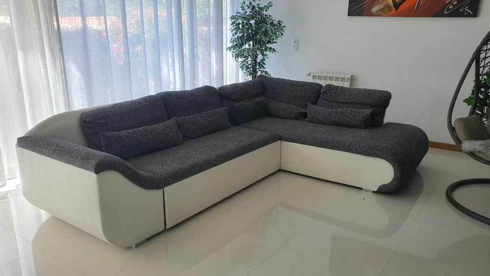 Sofa em pele sintetico e tecido