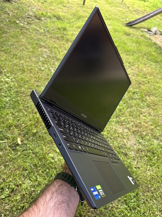 Lenovo Legion 15ITH6 запчастини або під ремонт