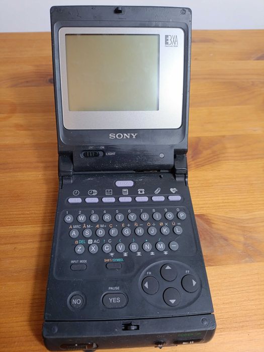 Sony multi meda data discman electronic book player DD-10BZ