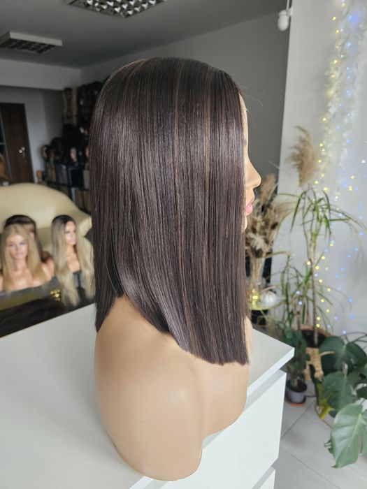 Peruka premium Zyta ciemny braz z refleksami lacefront naturalny efekt