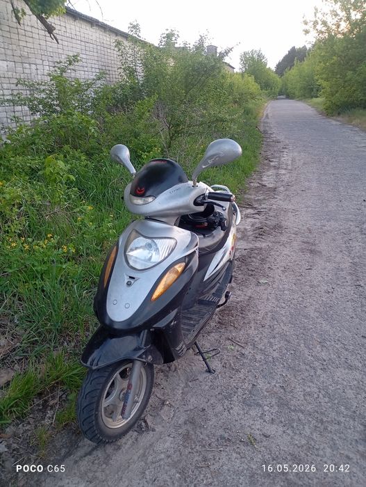Продам скутер 4 т