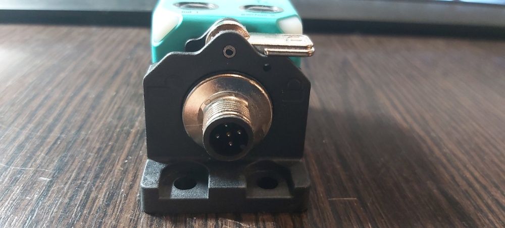 Ультразвуковой датчик UC4000-L2-E6-V15